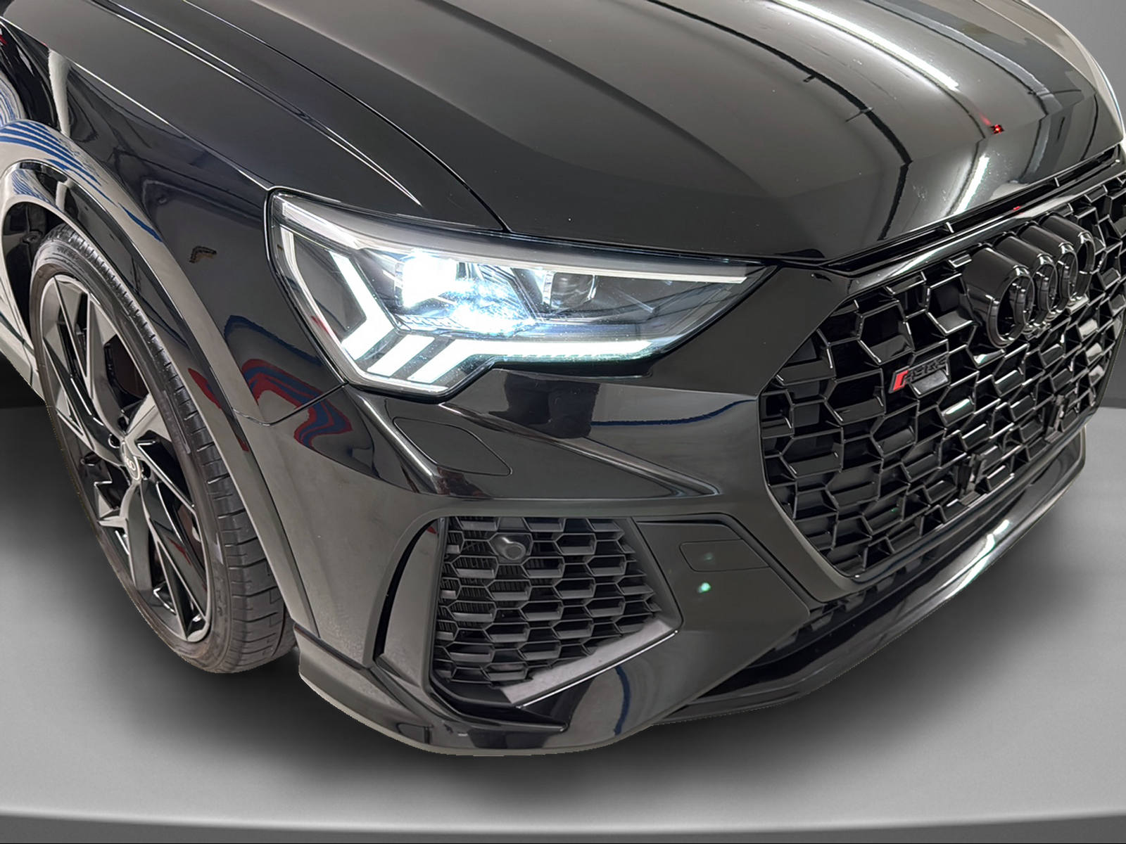 AUDI RS Q3 Sportback quattro S tronic-image-12