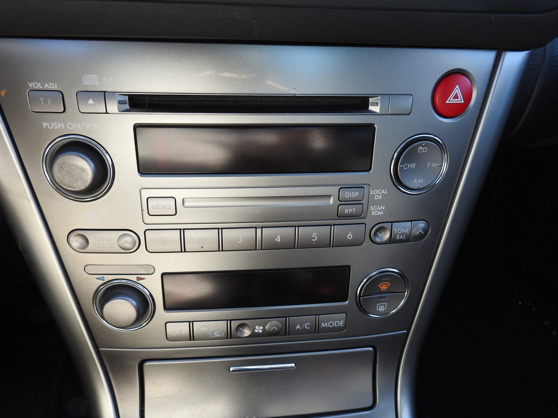 SUBARU Legacy 2.0i AWD Swiss-image-20