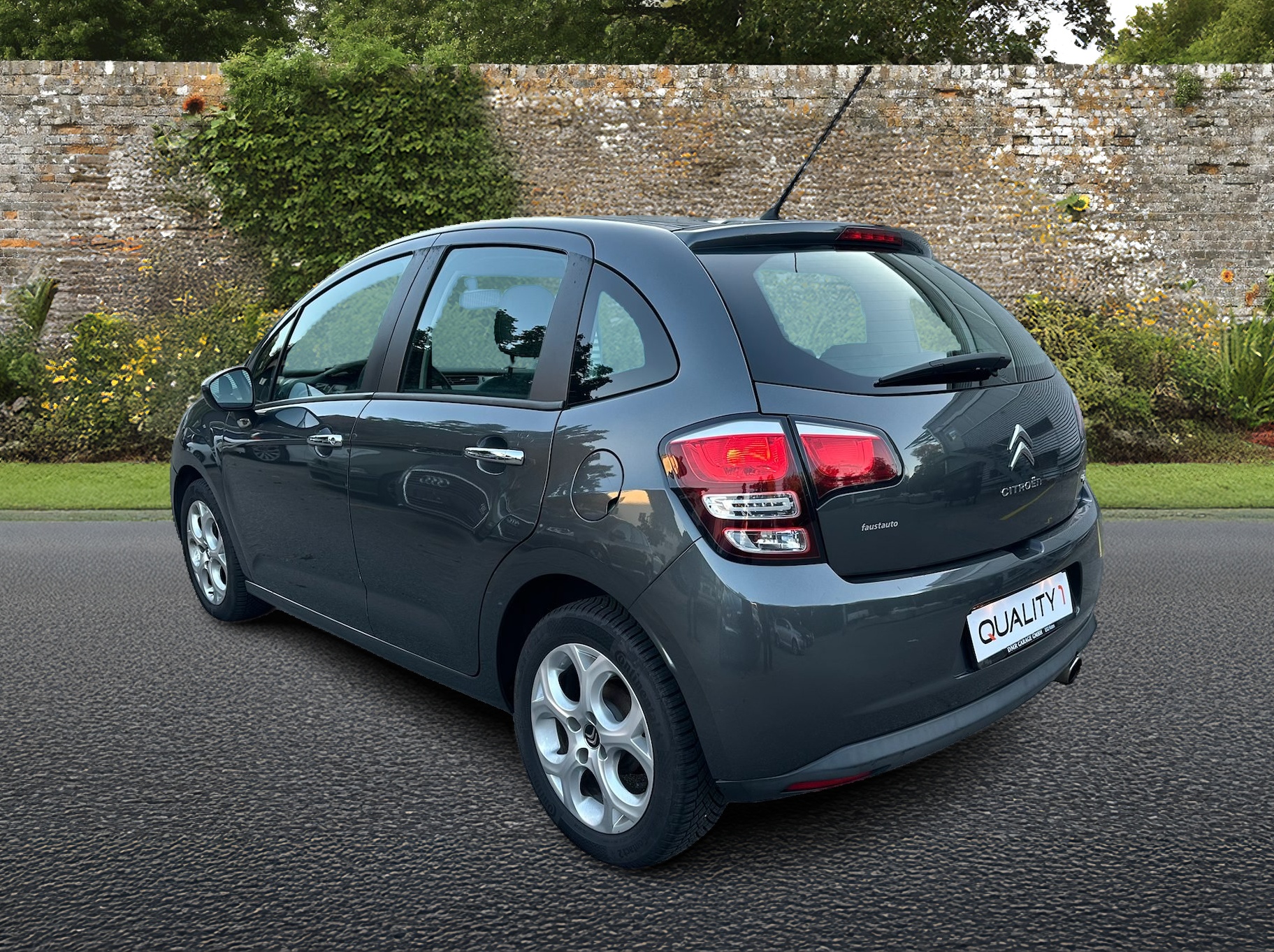 CITROEN C3 1.2i Exclusive-image-2