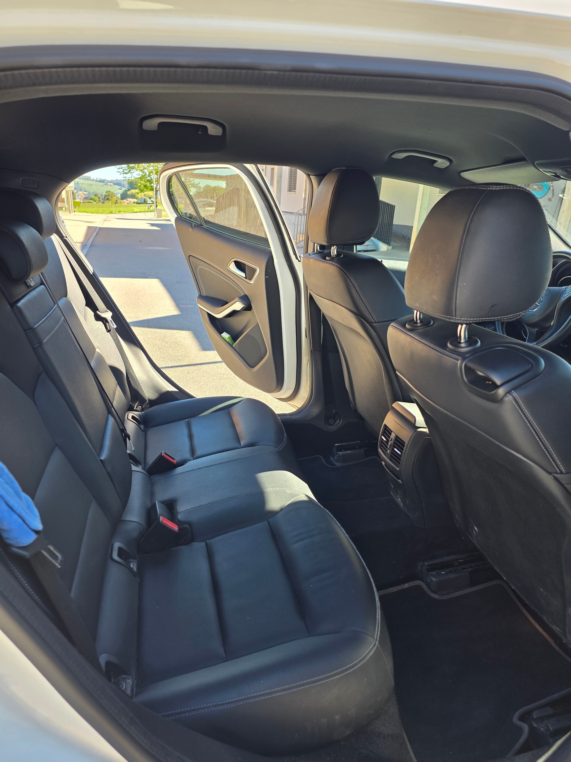 MERCEDES-BENZ GLA 200 Night Star-image-4