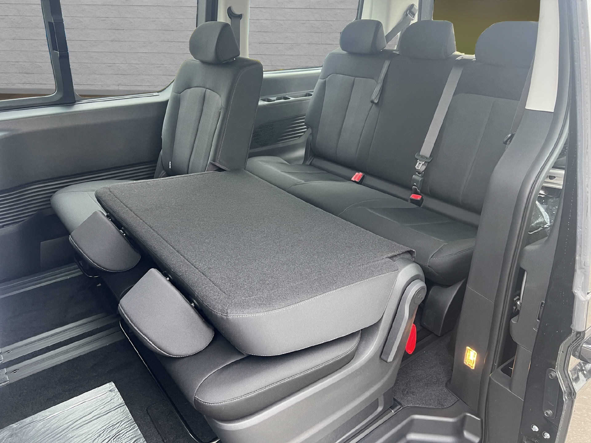 HYUNDAI Staria Wagon 1.6 GDi HEV Amplia-image-13