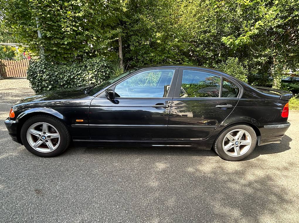 BMW 320-image-0