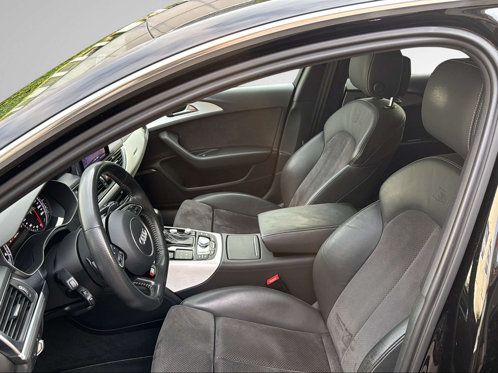 AUDI A6 Avant 3.0 TDI V6 quattro S-tronic-image-12
