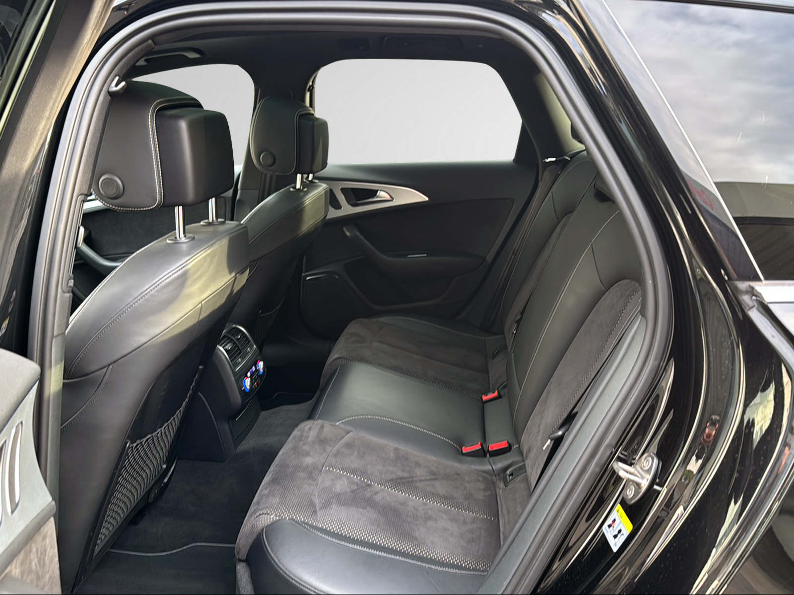 AUDI A6 Avant 3.0 TDI V6 quattro S-tronic-image-19