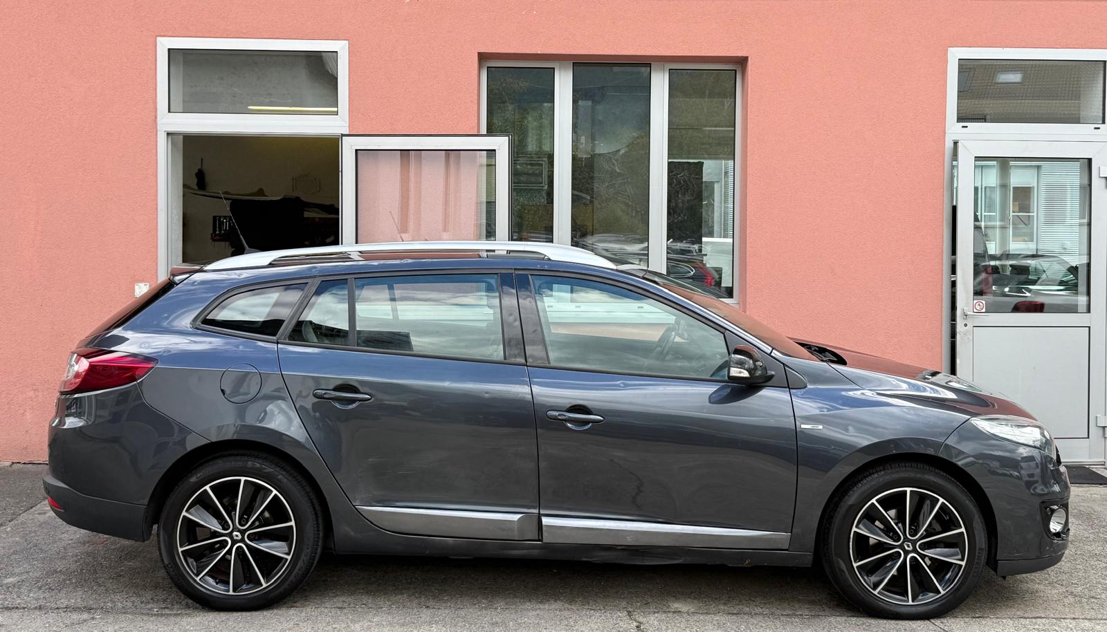 RENAULT Mégane Grandtour 1.5 dCi Bose EDC-image-2