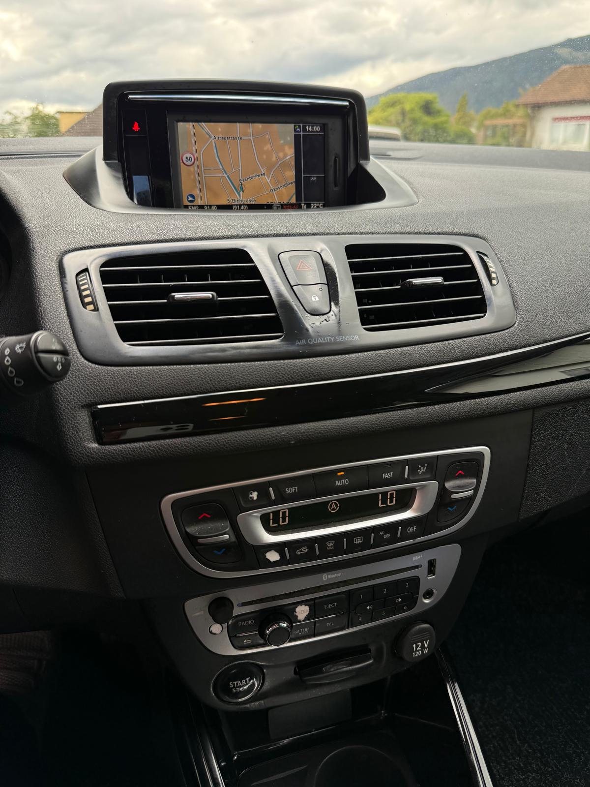 RENAULT Mégane Grandtour 1.5 dCi Bose EDC-image-13