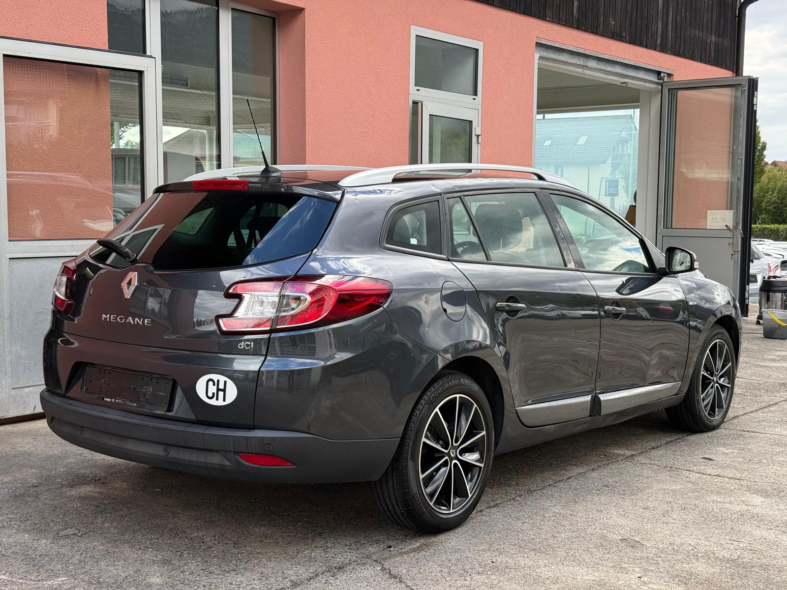 RENAULT Mégane Grandtour 1.5 dCi Bose EDC-image-3