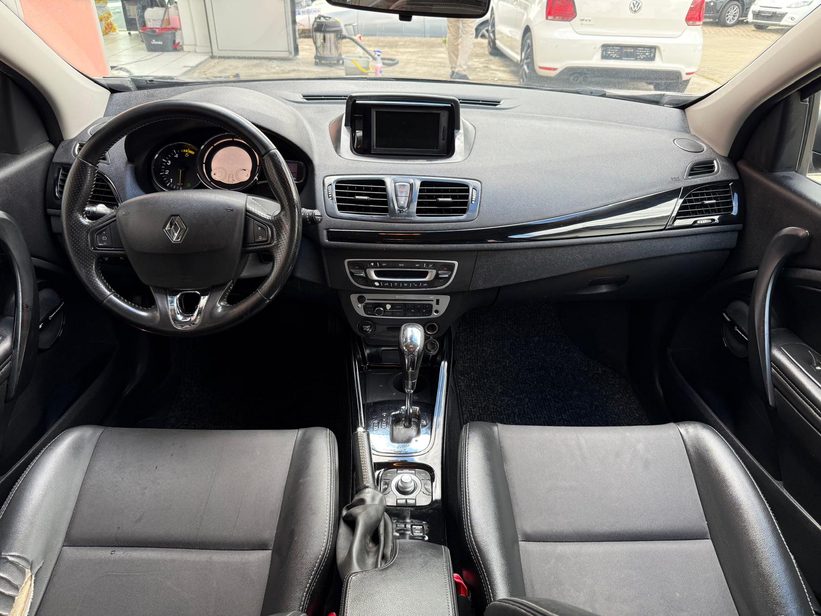 RENAULT Mégane Grandtour 1.5 dCi Bose EDC-image-6