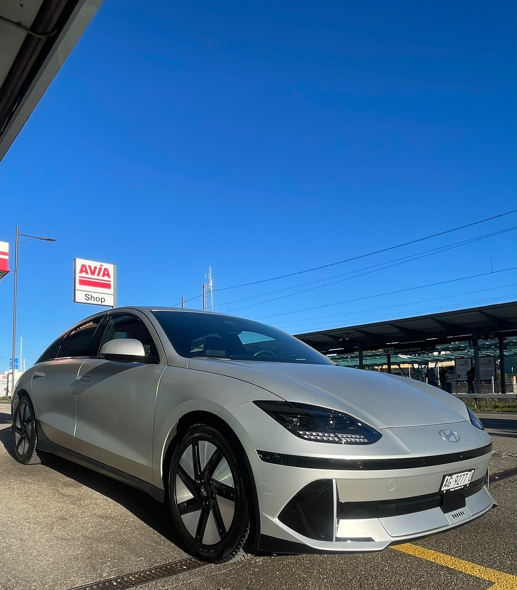 HYUNDAI IONIQ 6 77 kWh Vertex 4WD –SOH 100%- 583 km WLTP – AHK – HUD – BOSE – Werksgarantie-image-1