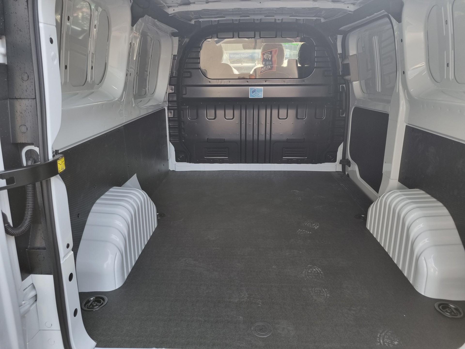MAXUS Deliver 7 2.0D L1-image-7
