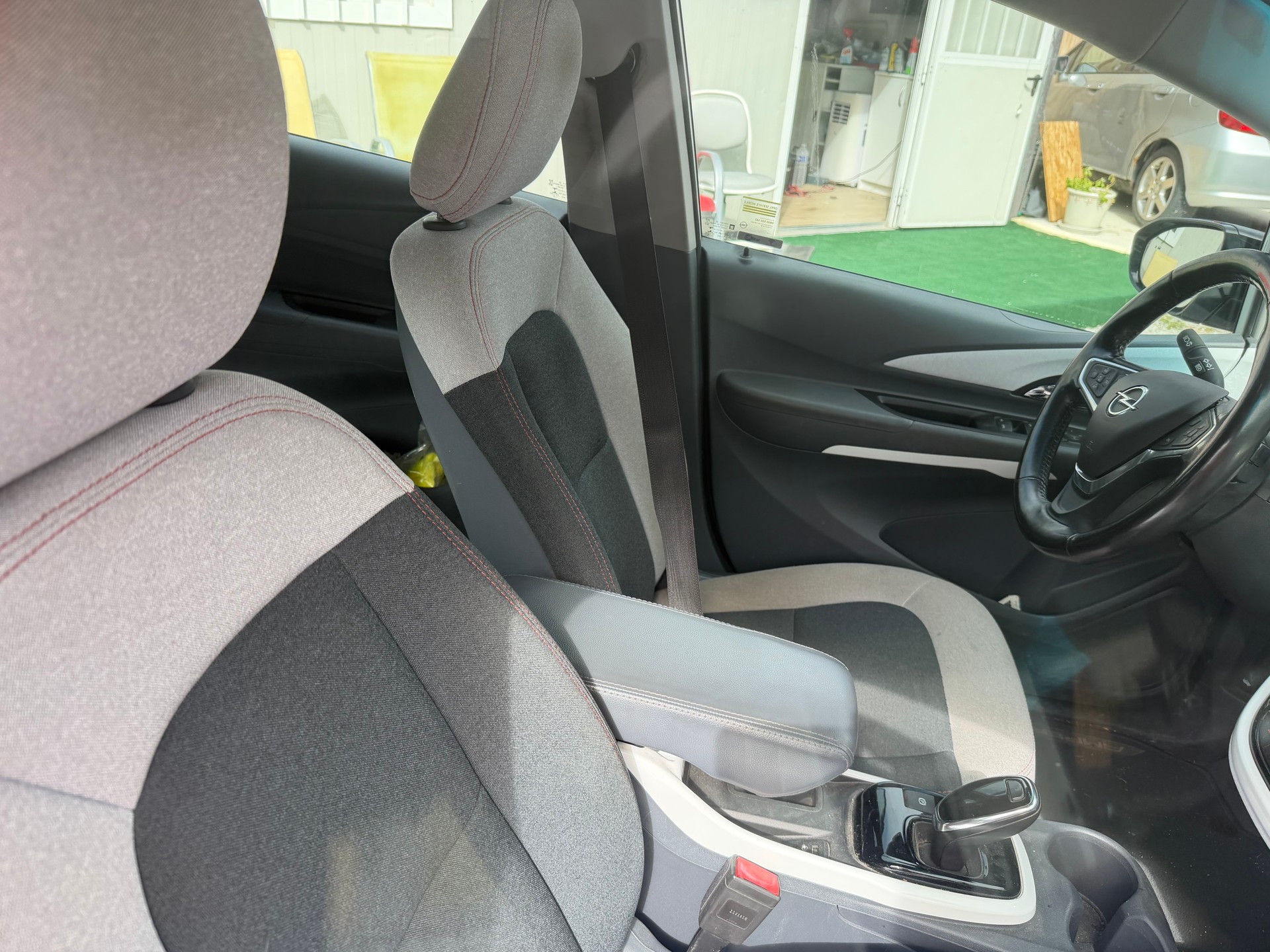 OPEL Ampera-e-image-8