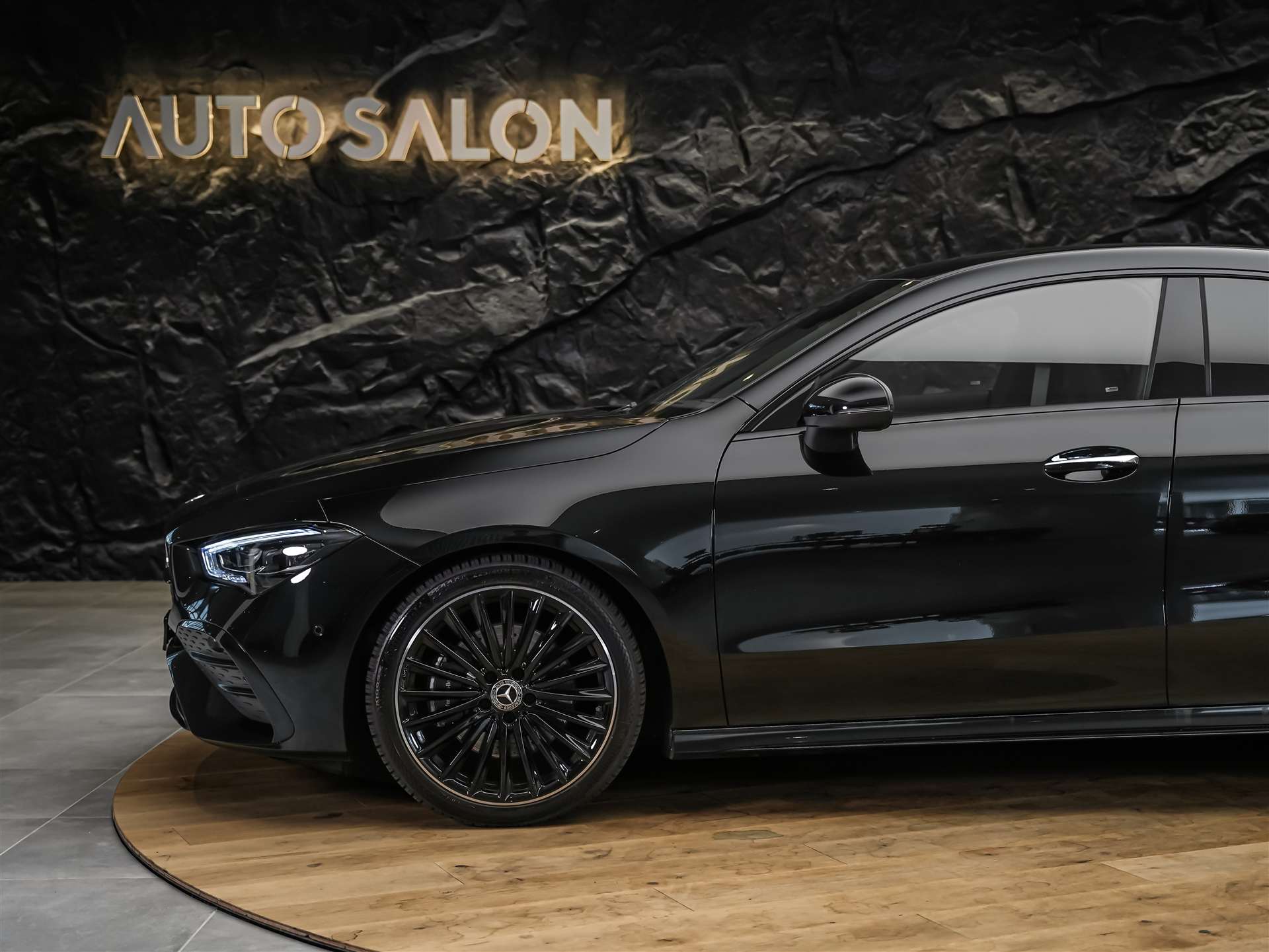 MERCEDES-BENZ CLA 200 d AMG Night Edition *ALL BLACK*Facelift*Ambientebeleuchtung*-image-15