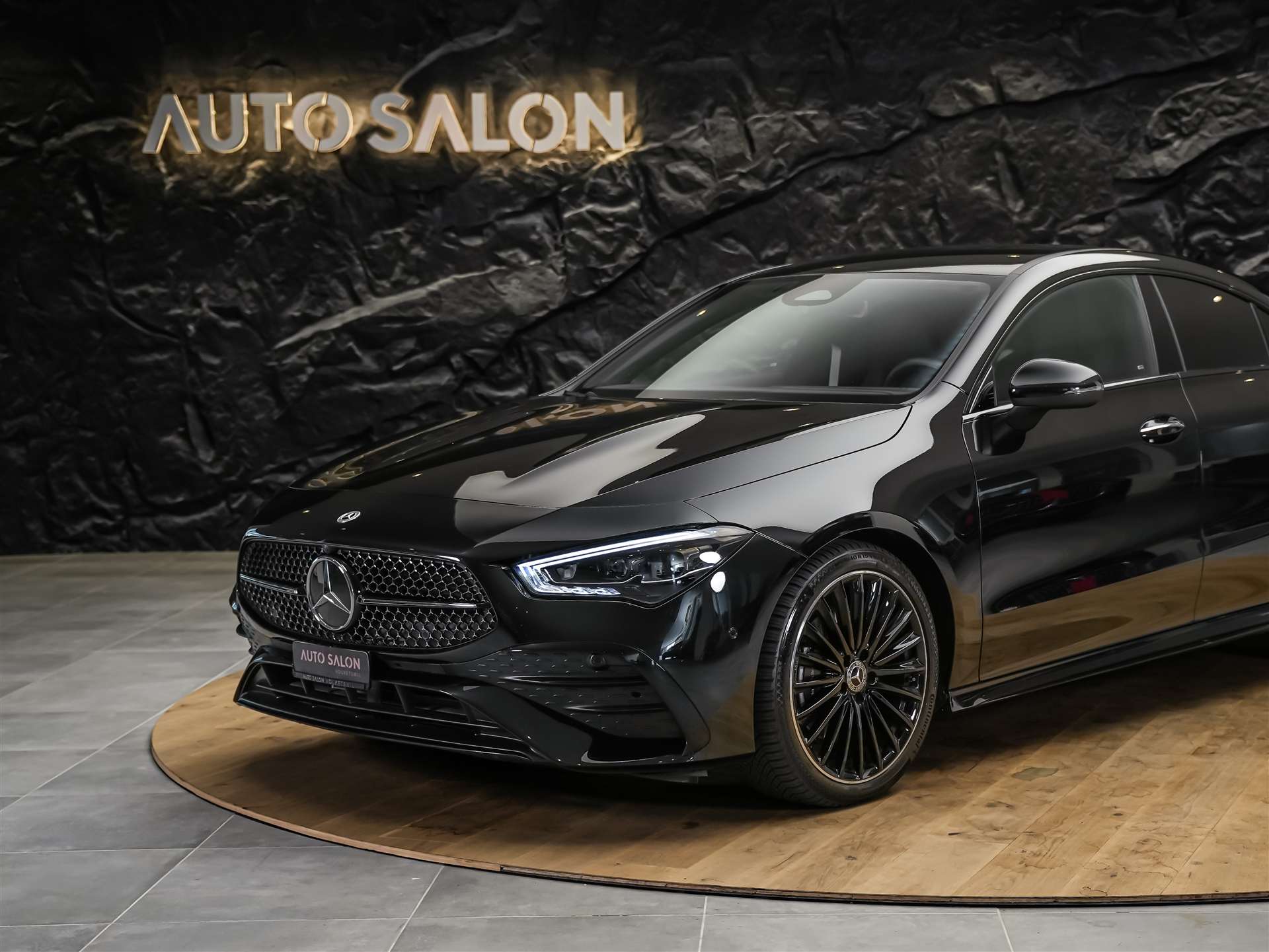 MERCEDES-BENZ CLA 200 d AMG Night Edition *ALL BLACK*Facelift*Ambientebeleuchtung*-image-14