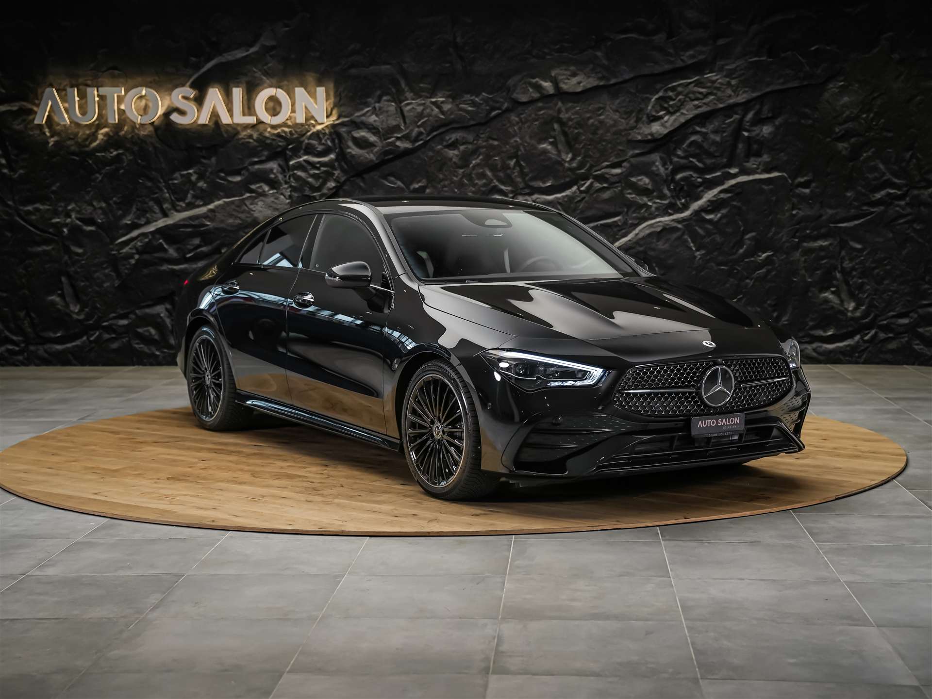 MERCEDES-BENZ CLA 200 d AMG Night Edition *ALL BLACK*Facelift*Ambientebeleuchtung*-image-6