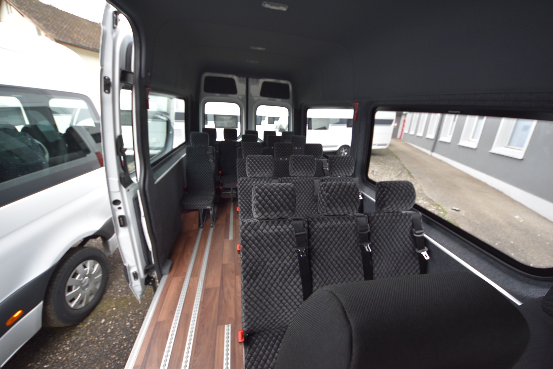 RENAULT Schulbus mit 21 Sitzplätze-image-6