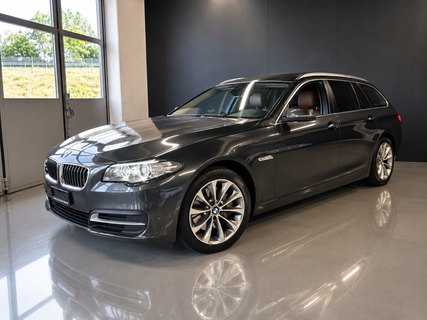 BMW 528i Touring xDrive Modern Line Steptronic-image-4