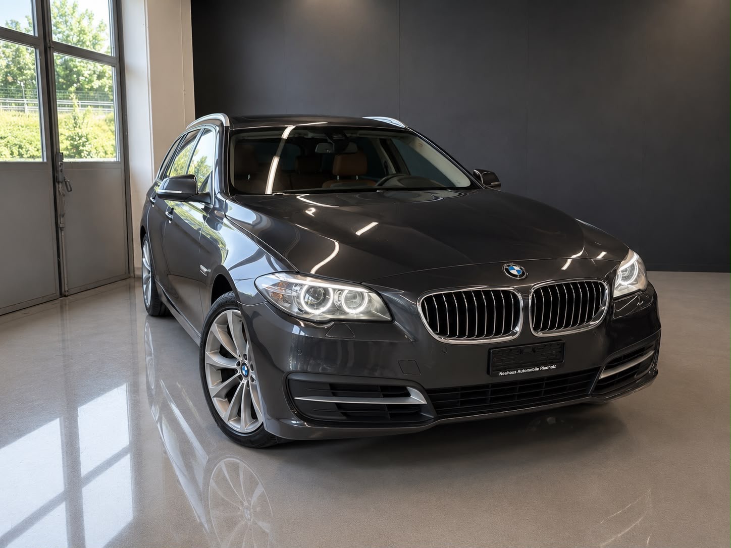 BMW 528i Touring xDrive Modern Line Steptronic-image-3