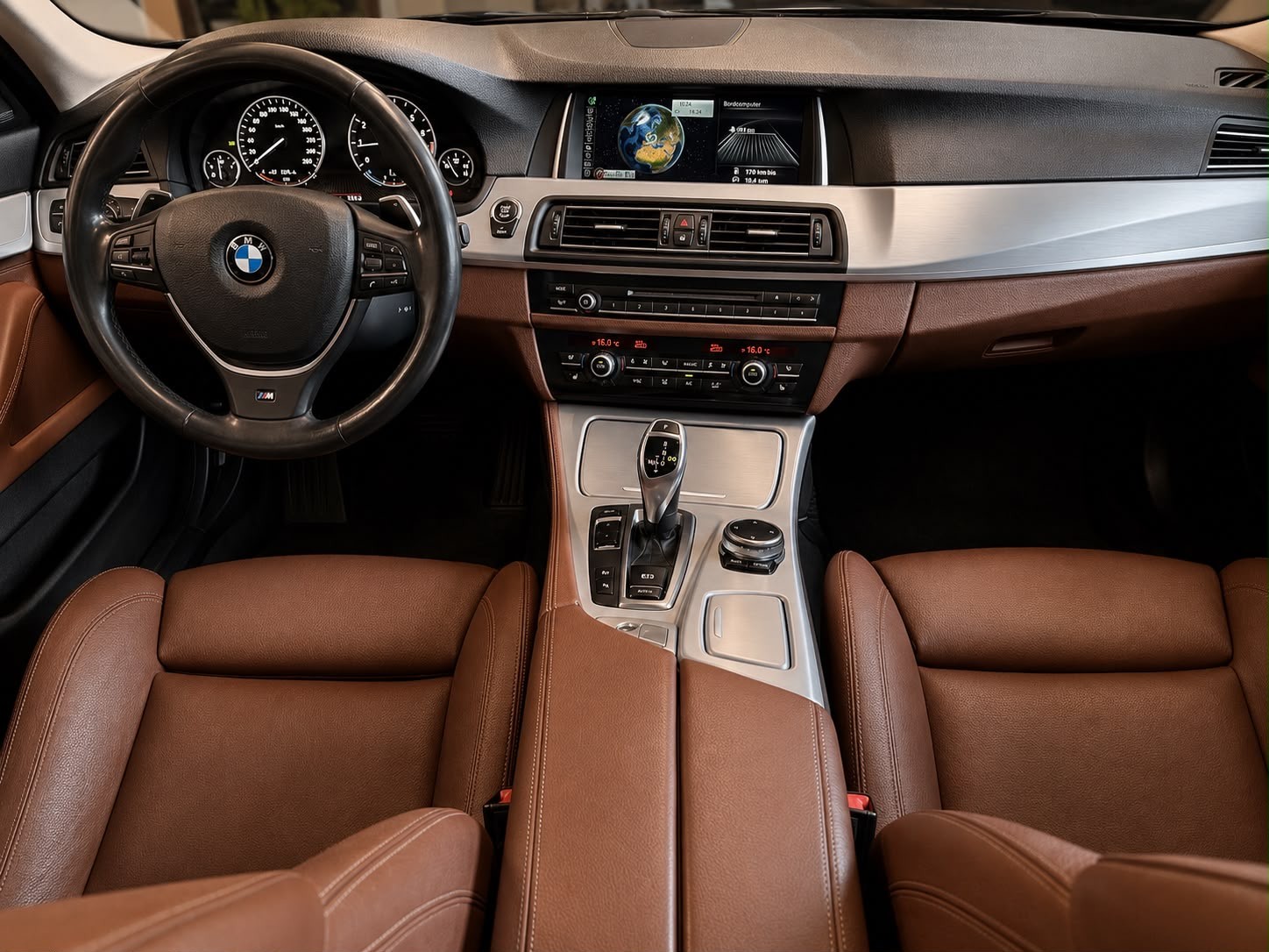 BMW 528i Touring xDrive Modern Line Steptronic-image-13
