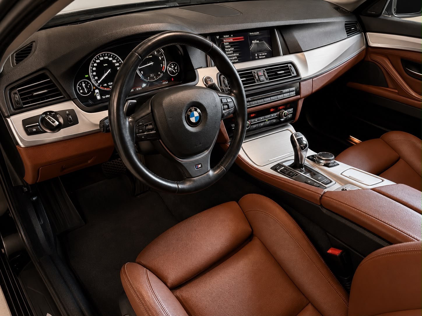 BMW 528i Touring xDrive Modern Line Steptronic-image-12