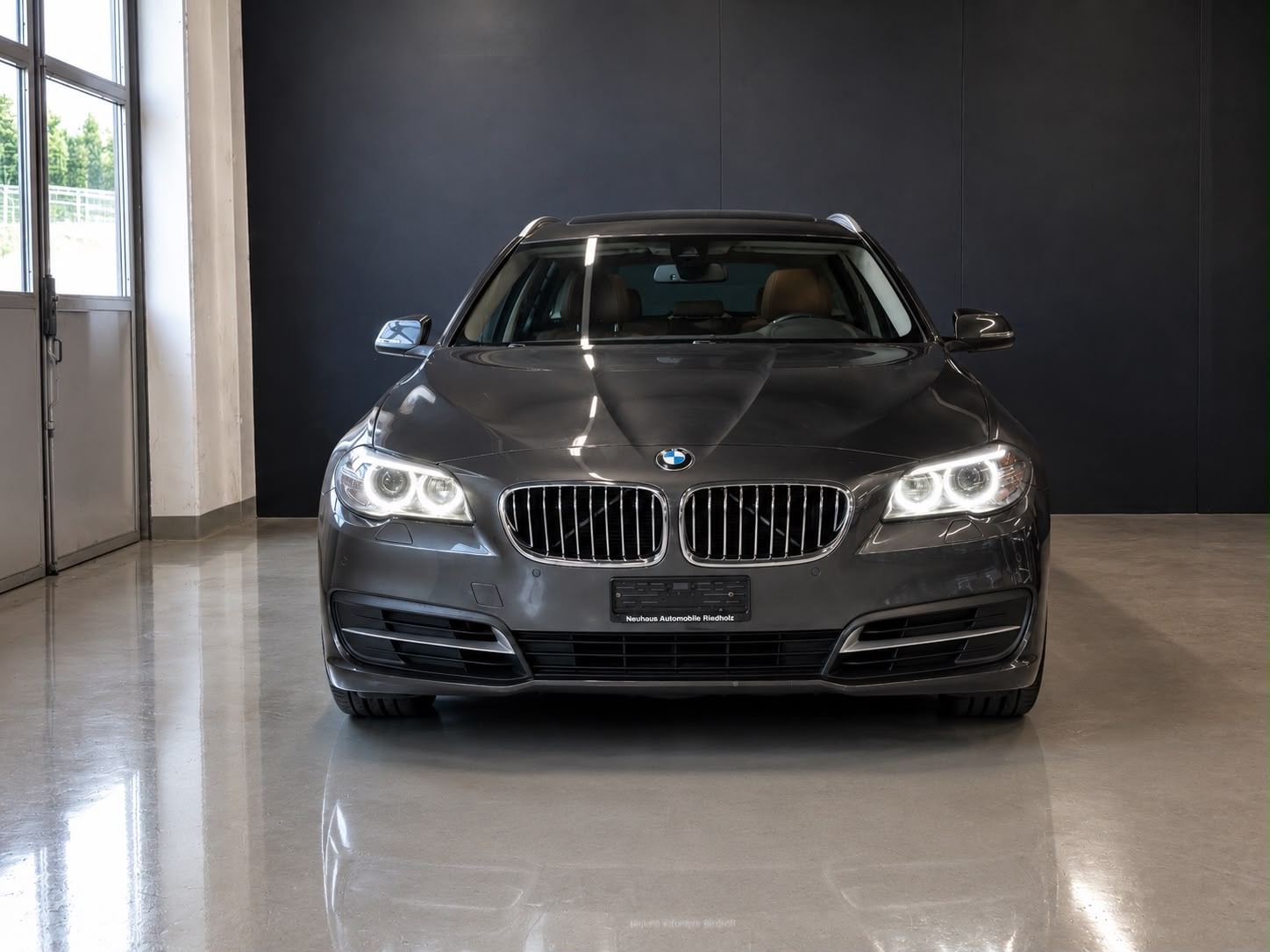 BMW 528i Touring xDrive Modern Line Steptronic-image-2