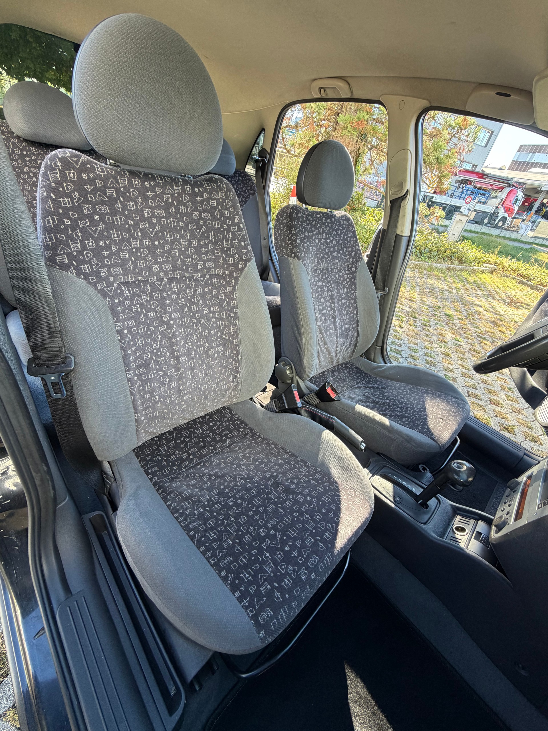 OPEL 5 Türig ** Automat ** frisch MFK ** frisch Service-image-13