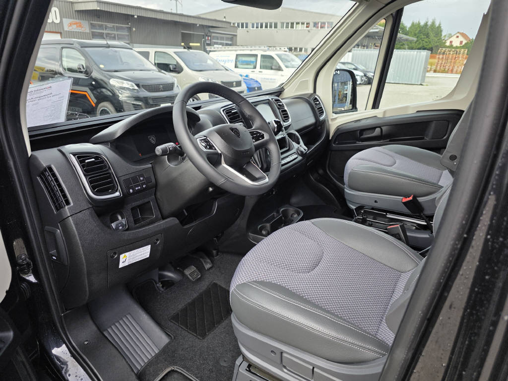 PEUGEOT 6.0 Cruise 180PS EAT8 Graphit-image-3