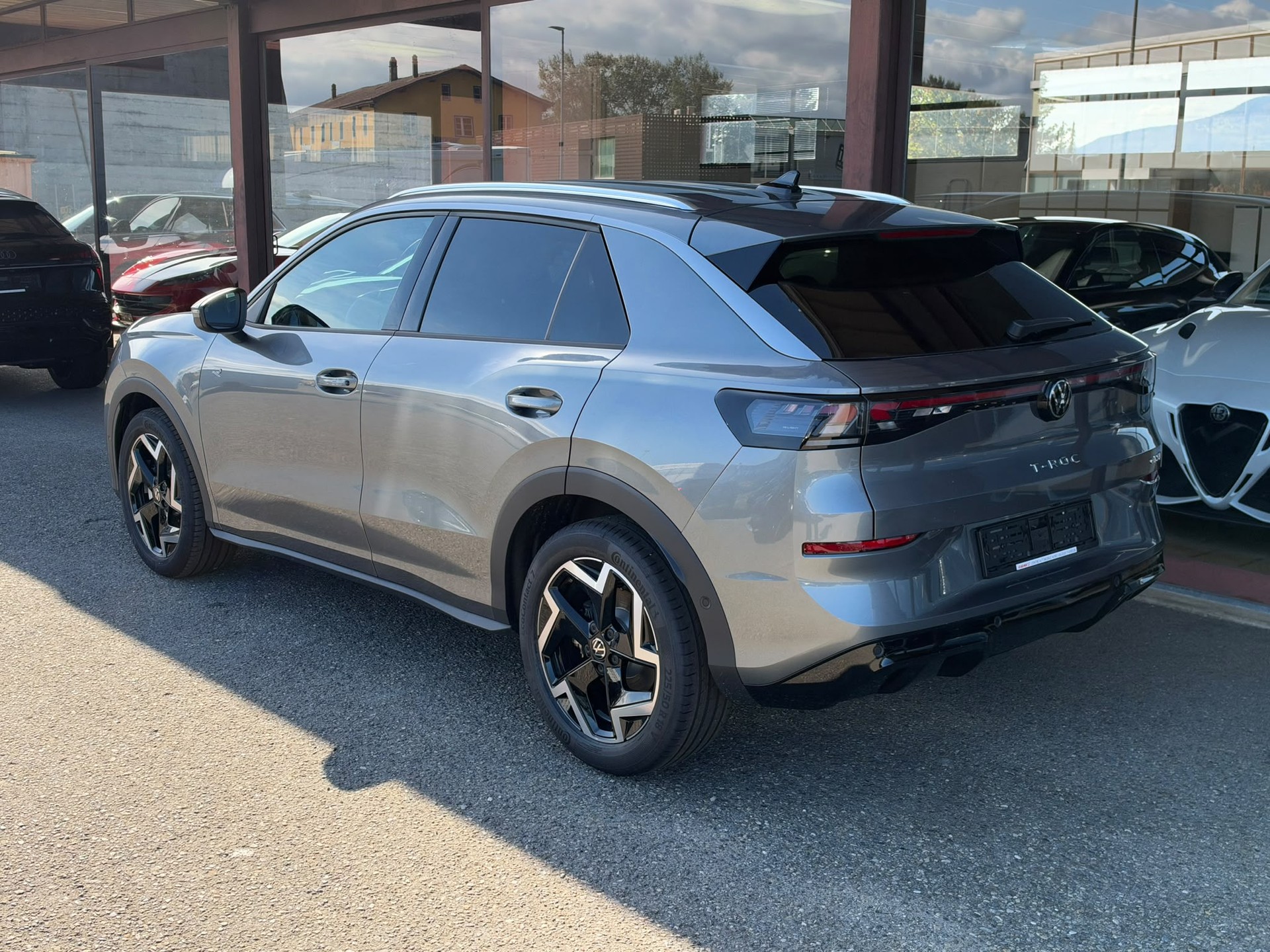 VW T-Roc 1.5 eTSI mHEV R-Line DSG-image-3