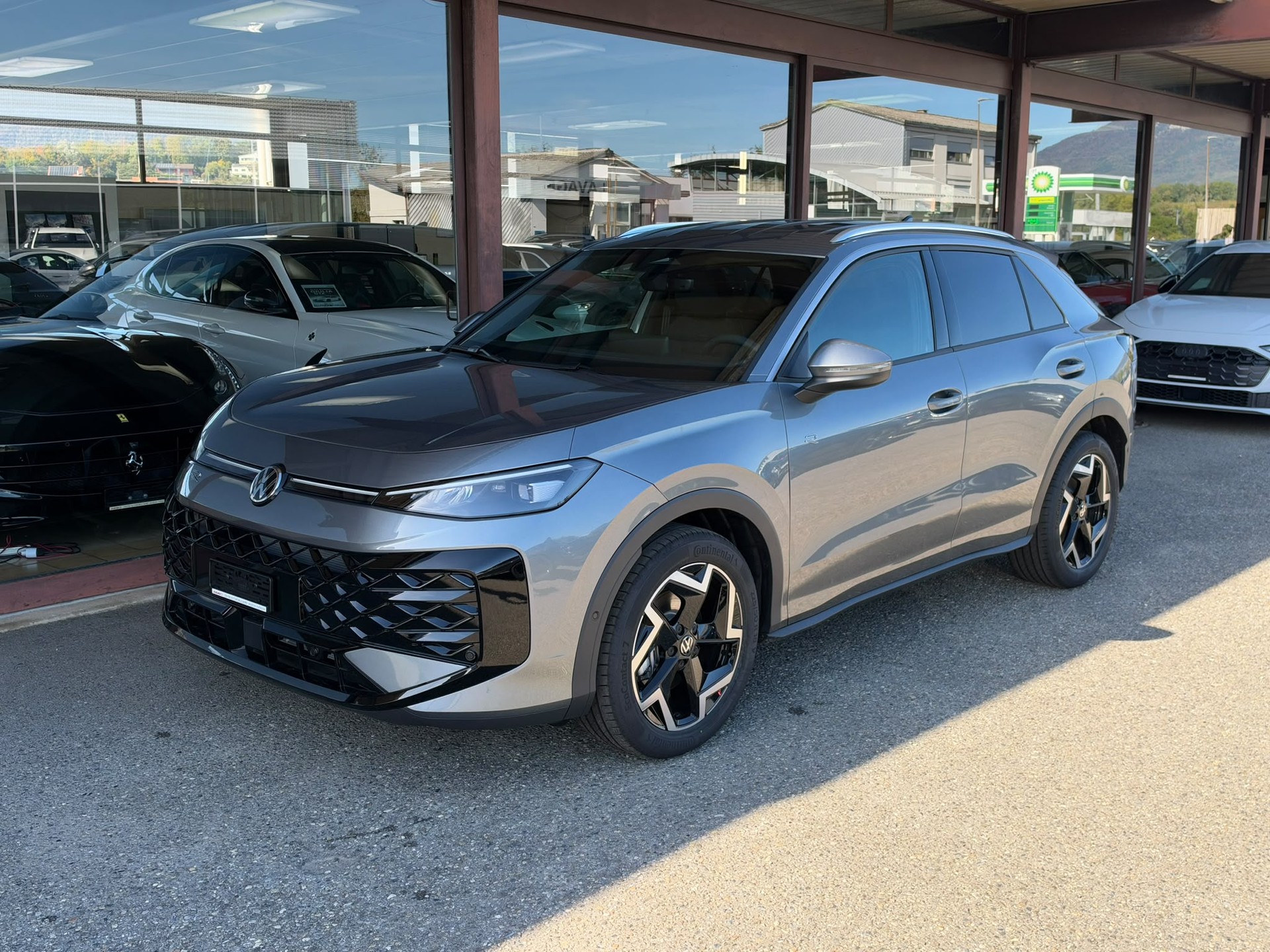 VW T-Roc 1.5 eTSI mHEV R-Line DSG-image-1
