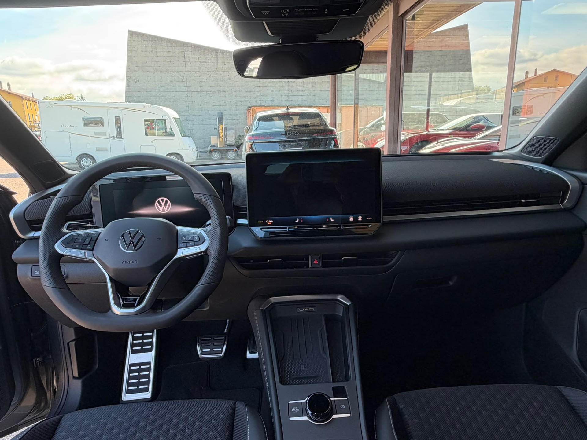 VW T-Roc 1.5 eTSI mHEV R-Line DSG-image-8