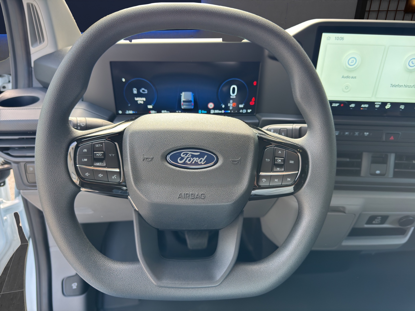 FORD Transit Custom Van 320 L1 2.5 Duratec 233PS Trend PHEV-image-9