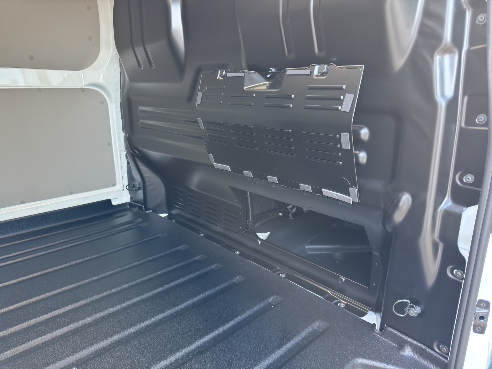 FORD Transit Custom Van 320 L1 2.5 Duratec 233PS Trend PHEV-image-17