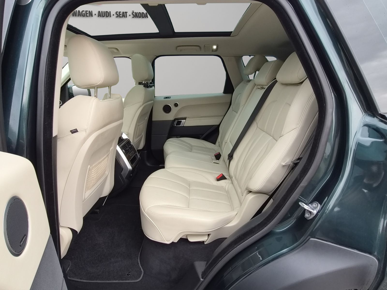 LAND ROVER Range Rover Sport 3.0 SDV6 HEV HSE-image-11