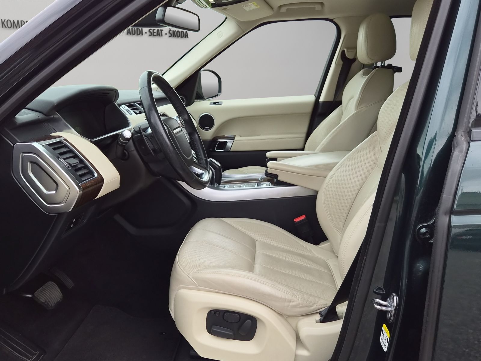 LAND ROVER Range Rover Sport 3.0 SDV6 HEV HSE-image-8