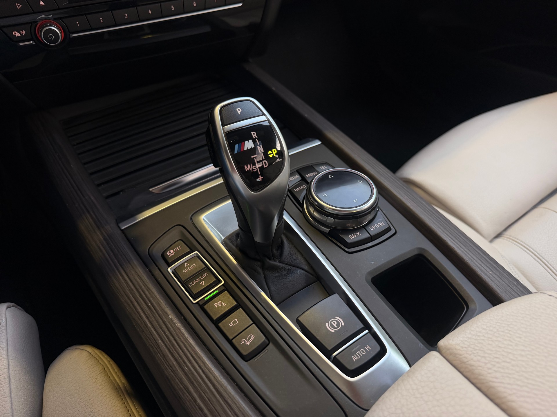 BMW X5 xDrive M50d Steptronic-image-11