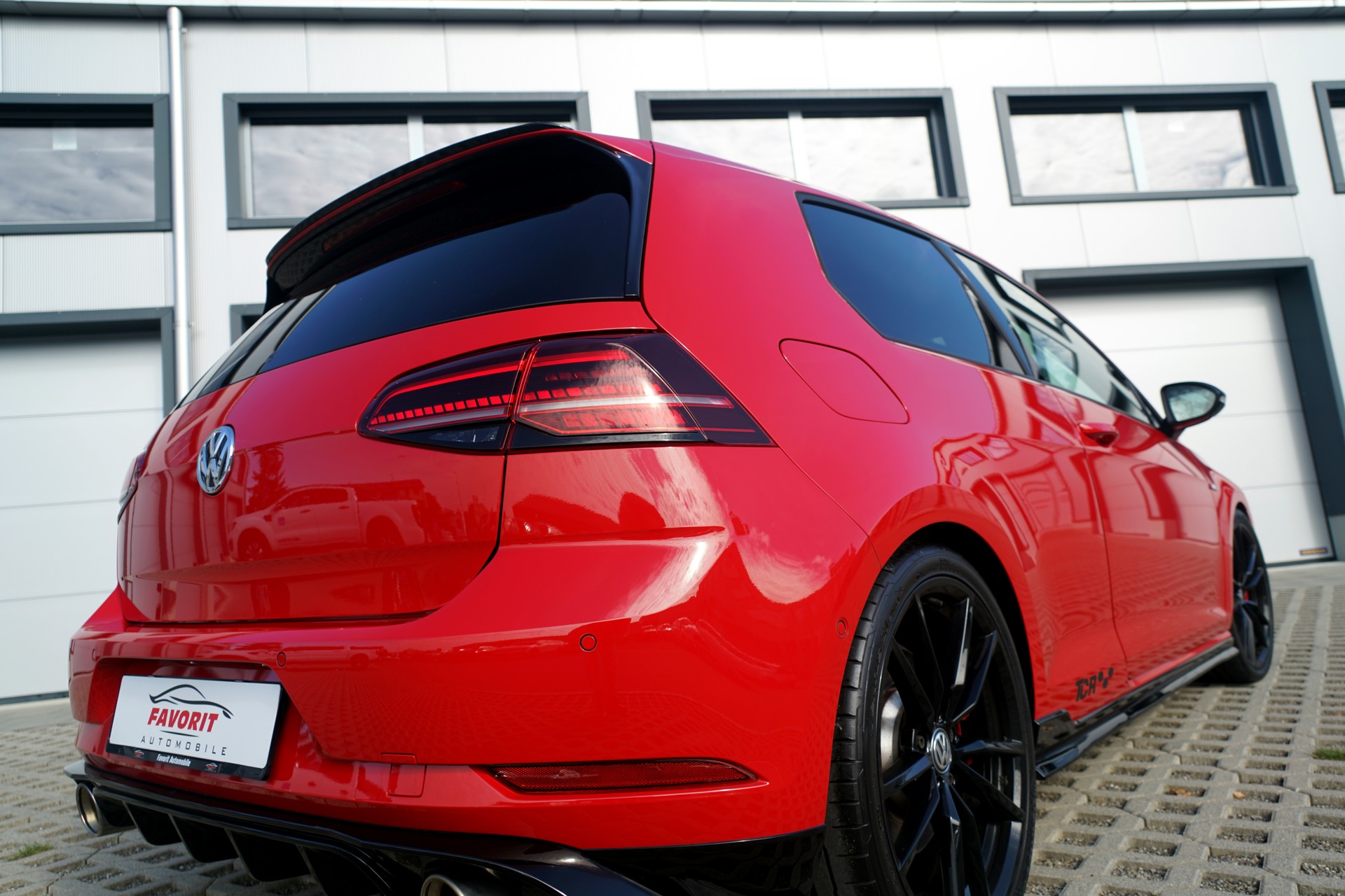VW Golf 2.0 TSI GTI TCR DSG (CH)-image-15