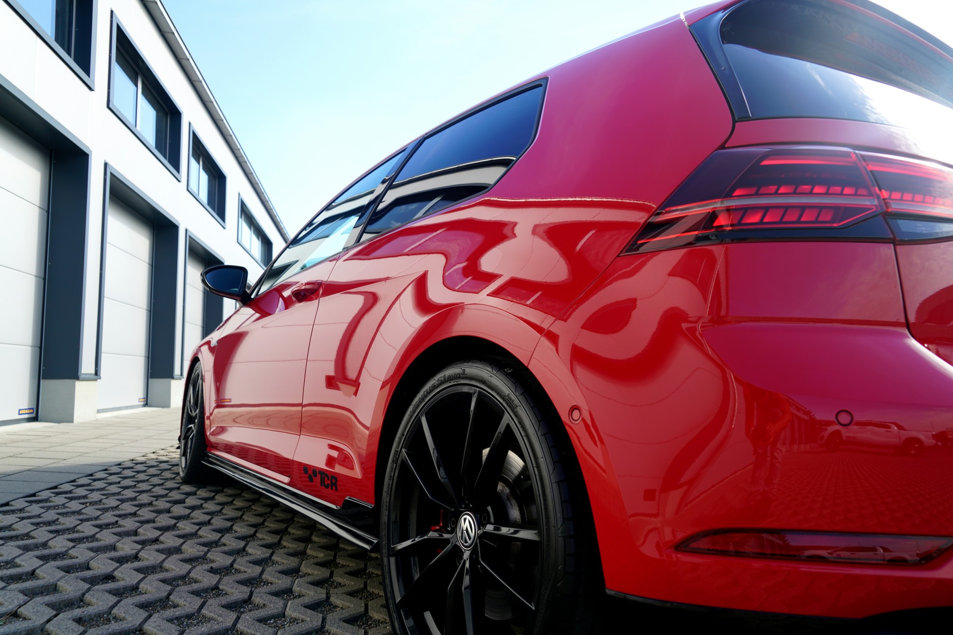 VW Golf 2.0 TSI GTI TCR DSG (CH)-image-17