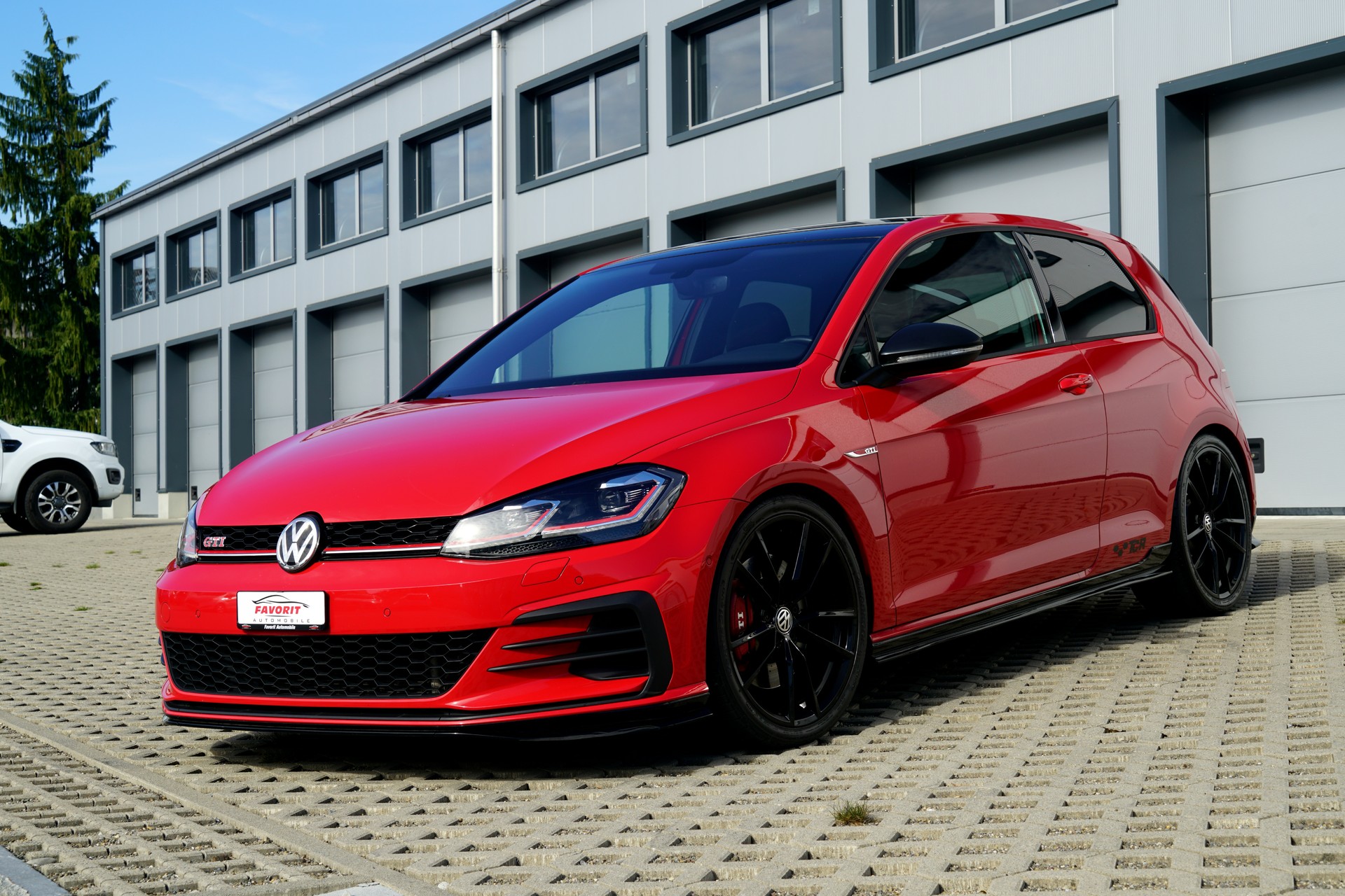 VW Golf 2.0 TSI GTI TCR DSG (CH)-image-11