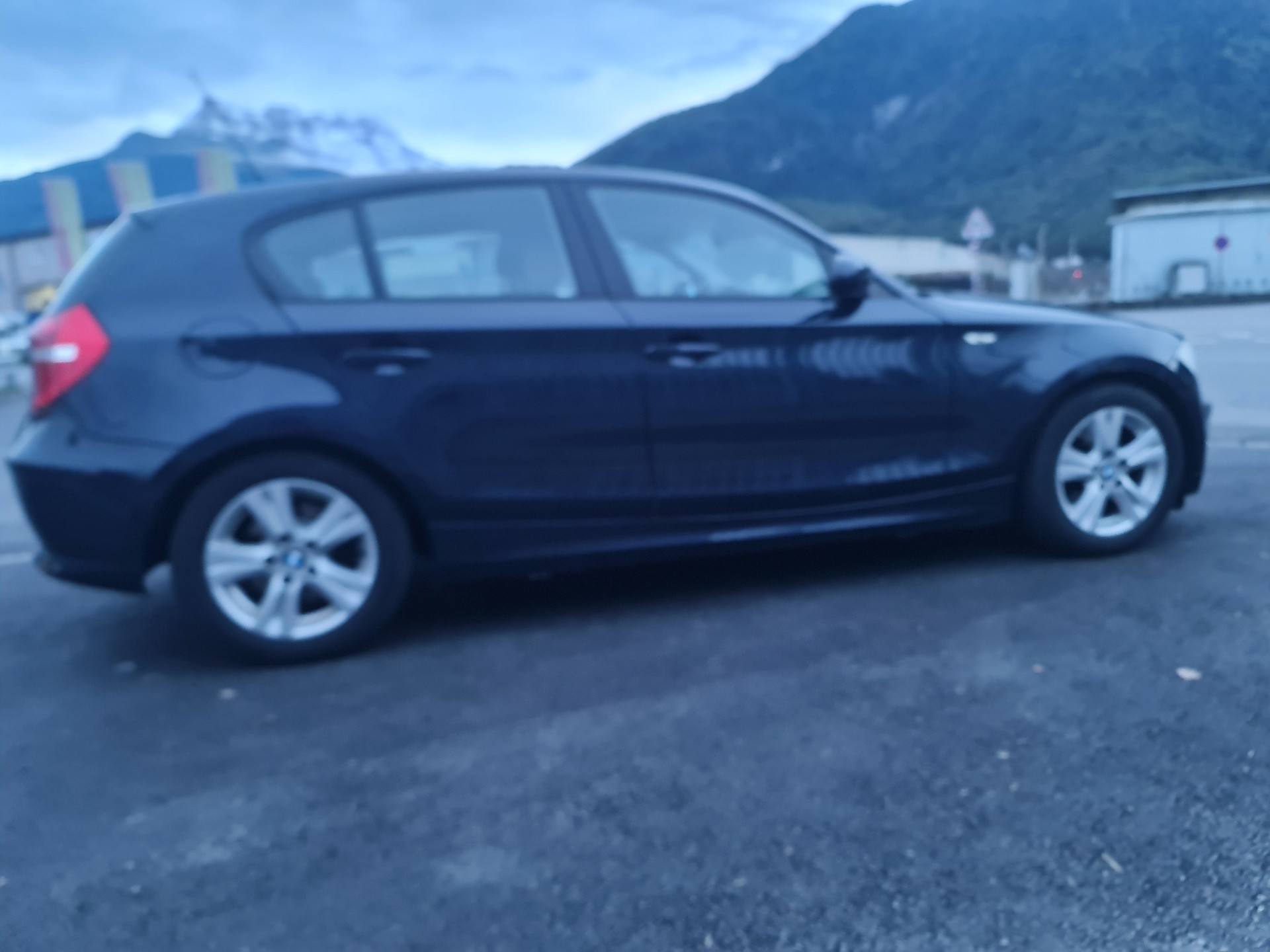BMW 120i Steptronic-image-6
