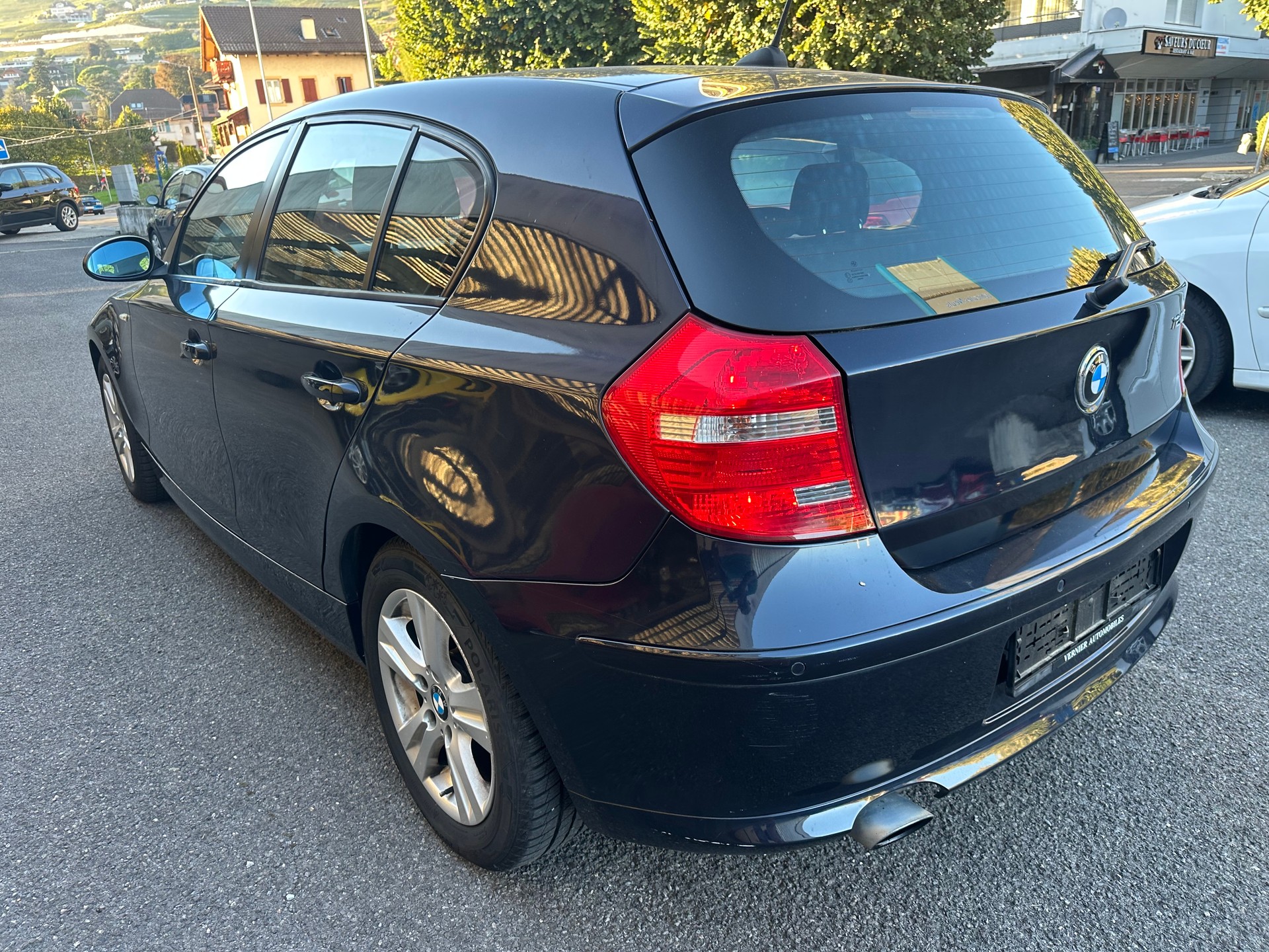 BMW 120i Steptronic-image-5