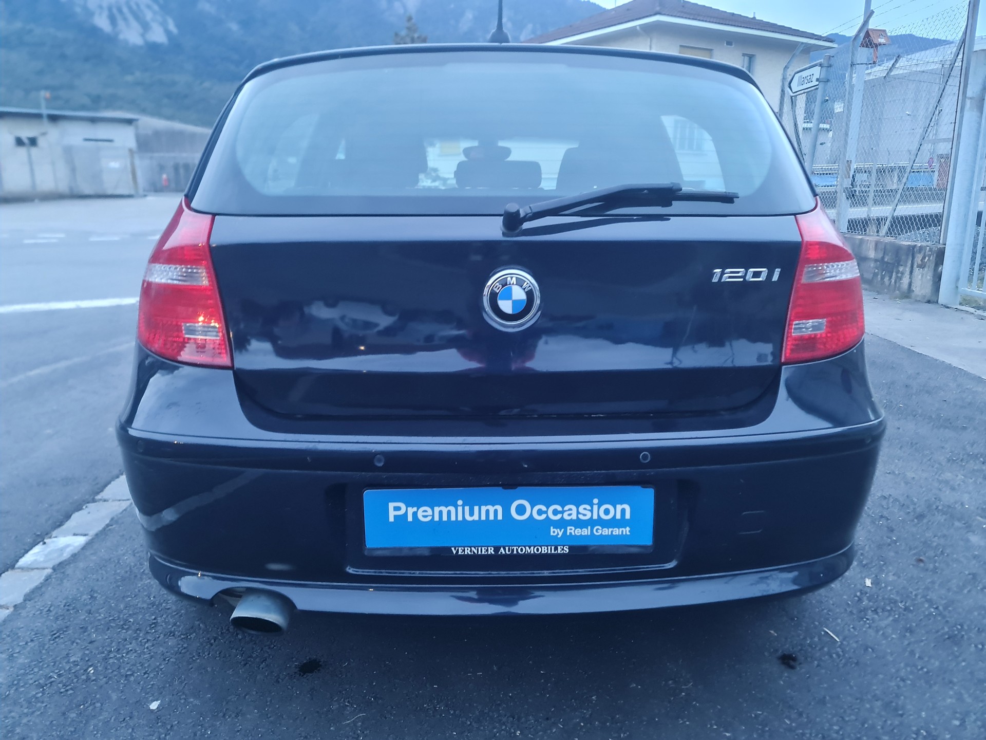 BMW 120i Steptronic-image-5