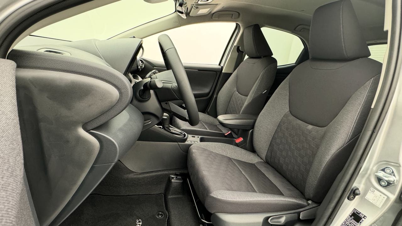TOYOTA Yaris 1.5 Sport e-CVT-image-4