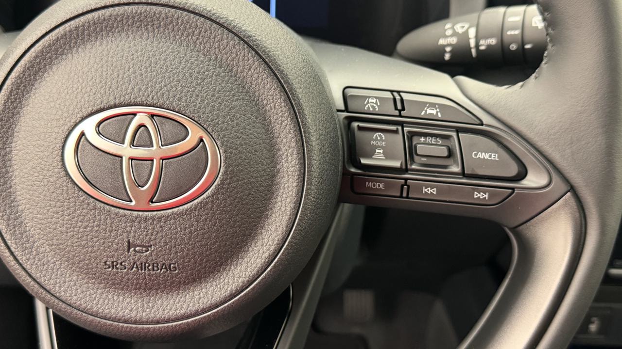 TOYOTA Yaris 1.5 Sport e-CVT-image-9