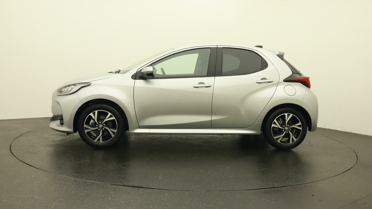 TOYOTA Yaris 1.5 Sport e-CVT-image-1