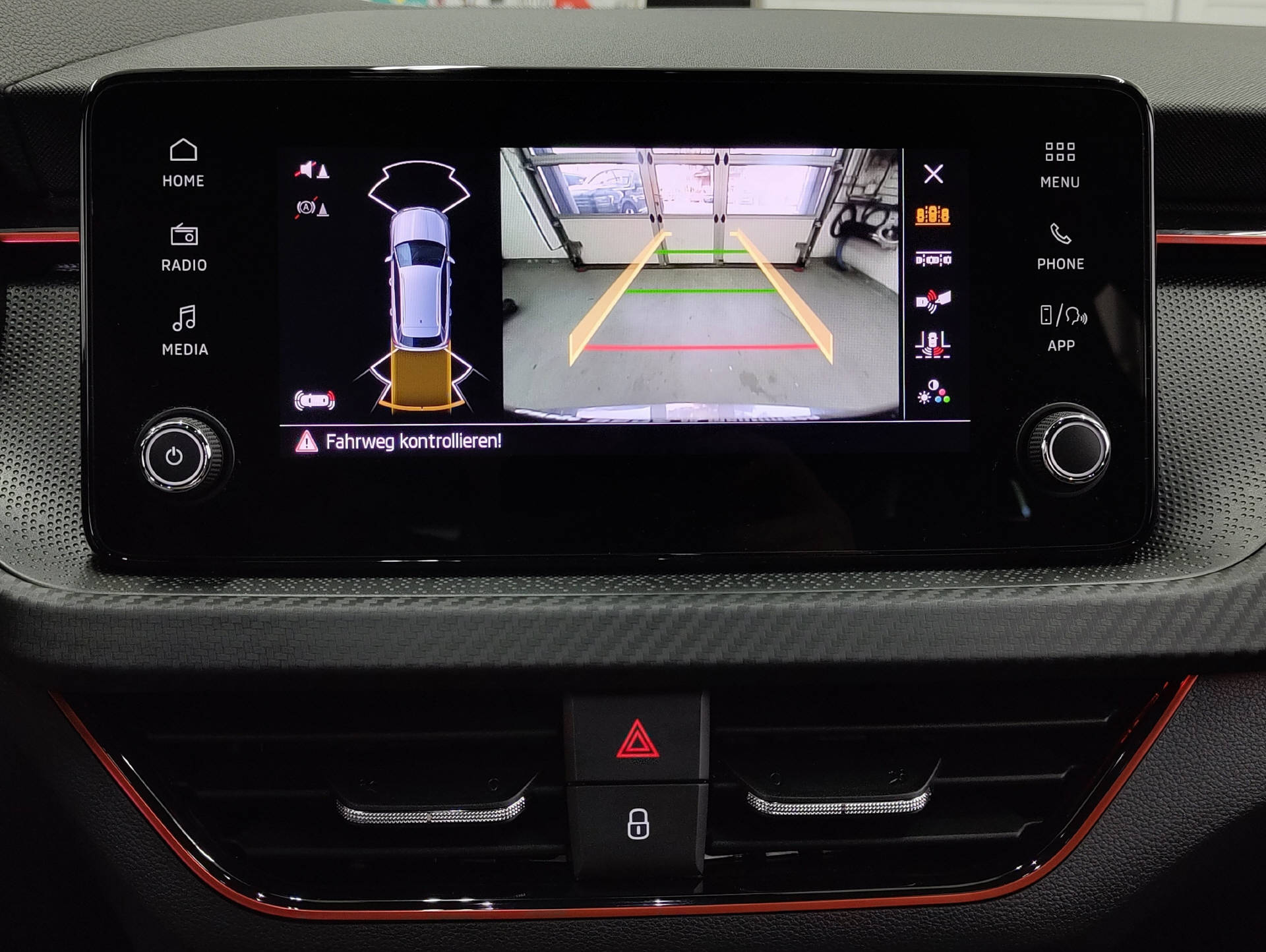 SKODA Kamiq 1.5 TSI Monte Carlo DSG-image-8