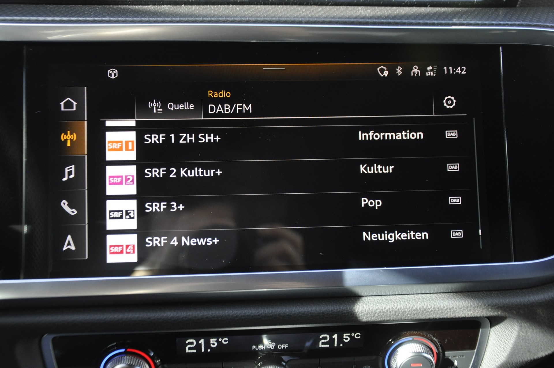 AUDI Q3 Sportback 45 TFSI S line quattro S-tronic-image-11