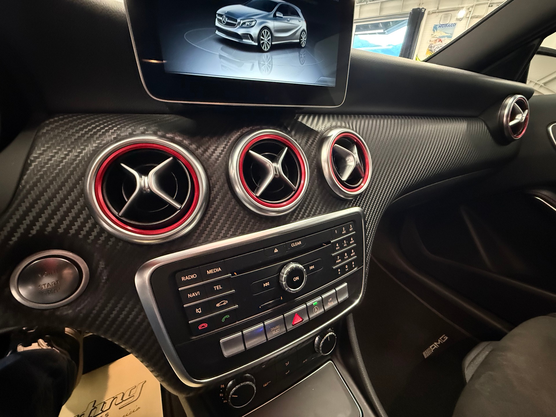 MERCEDES-BENZ A 250 AMG Line 4Matic 7G-DCT-image-19