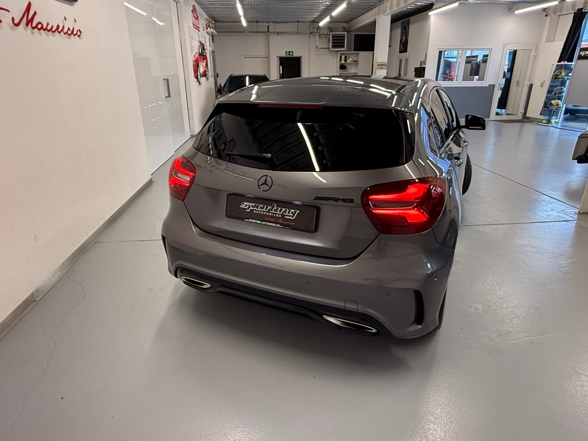 MERCEDES-BENZ A 250 AMG Line 4Matic 7G-DCT-image-7