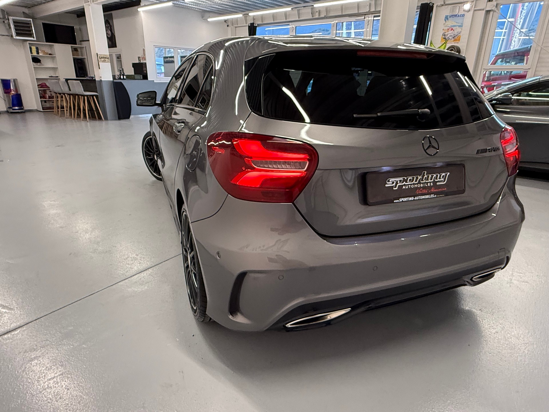 MERCEDES-BENZ A 250 AMG Line 4Matic 7G-DCT-image-8