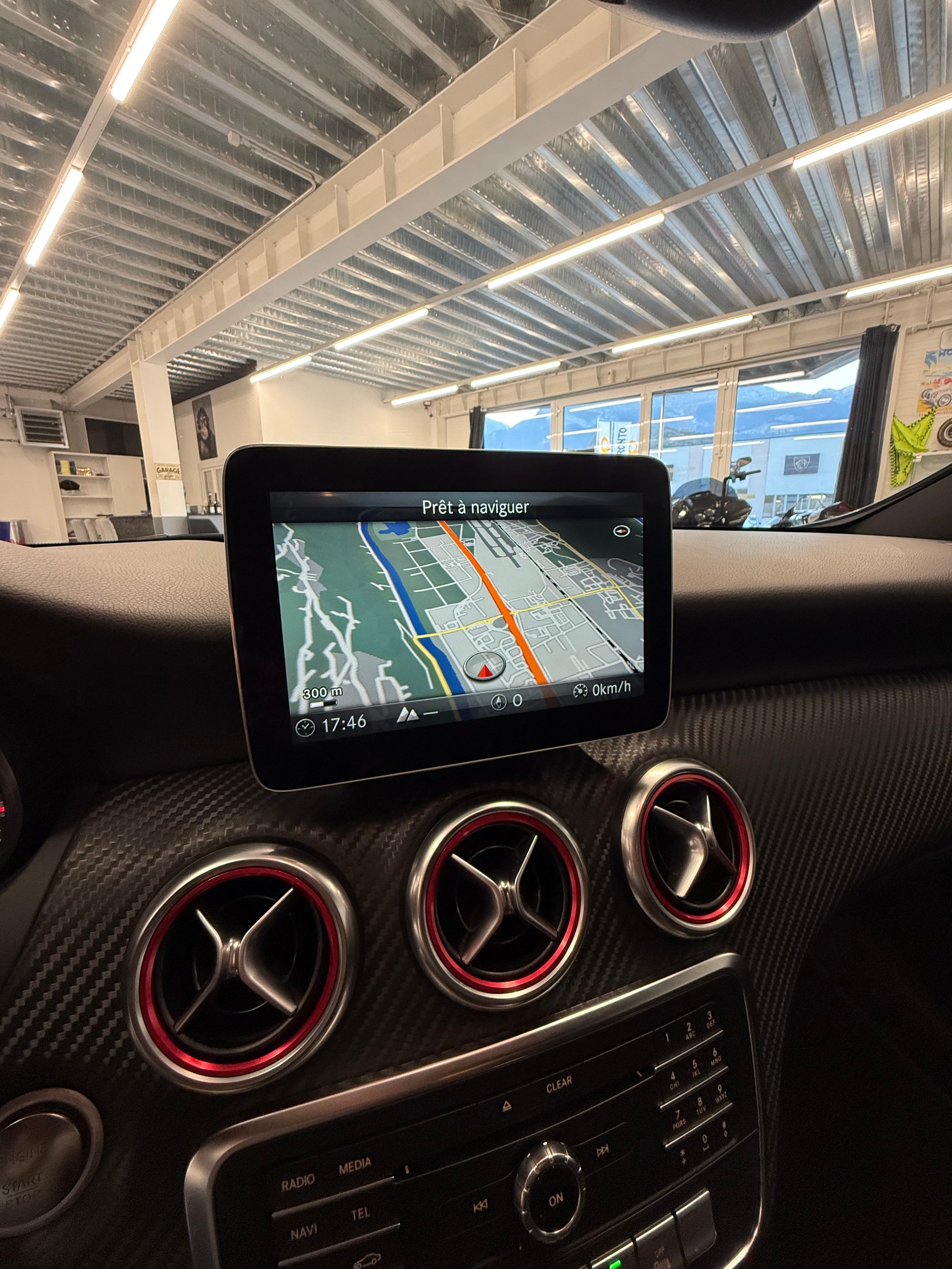 MERCEDES-BENZ A 250 AMG Line 4Matic 7G-DCT-image-17