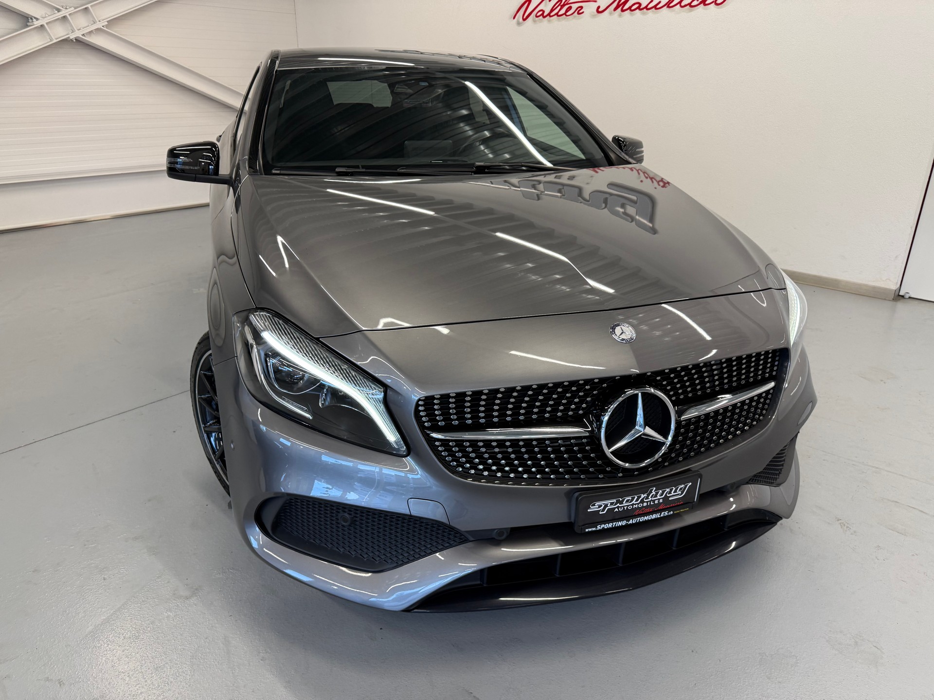 MERCEDES-BENZ A 250 AMG Line 4Matic 7G-DCT-image-2